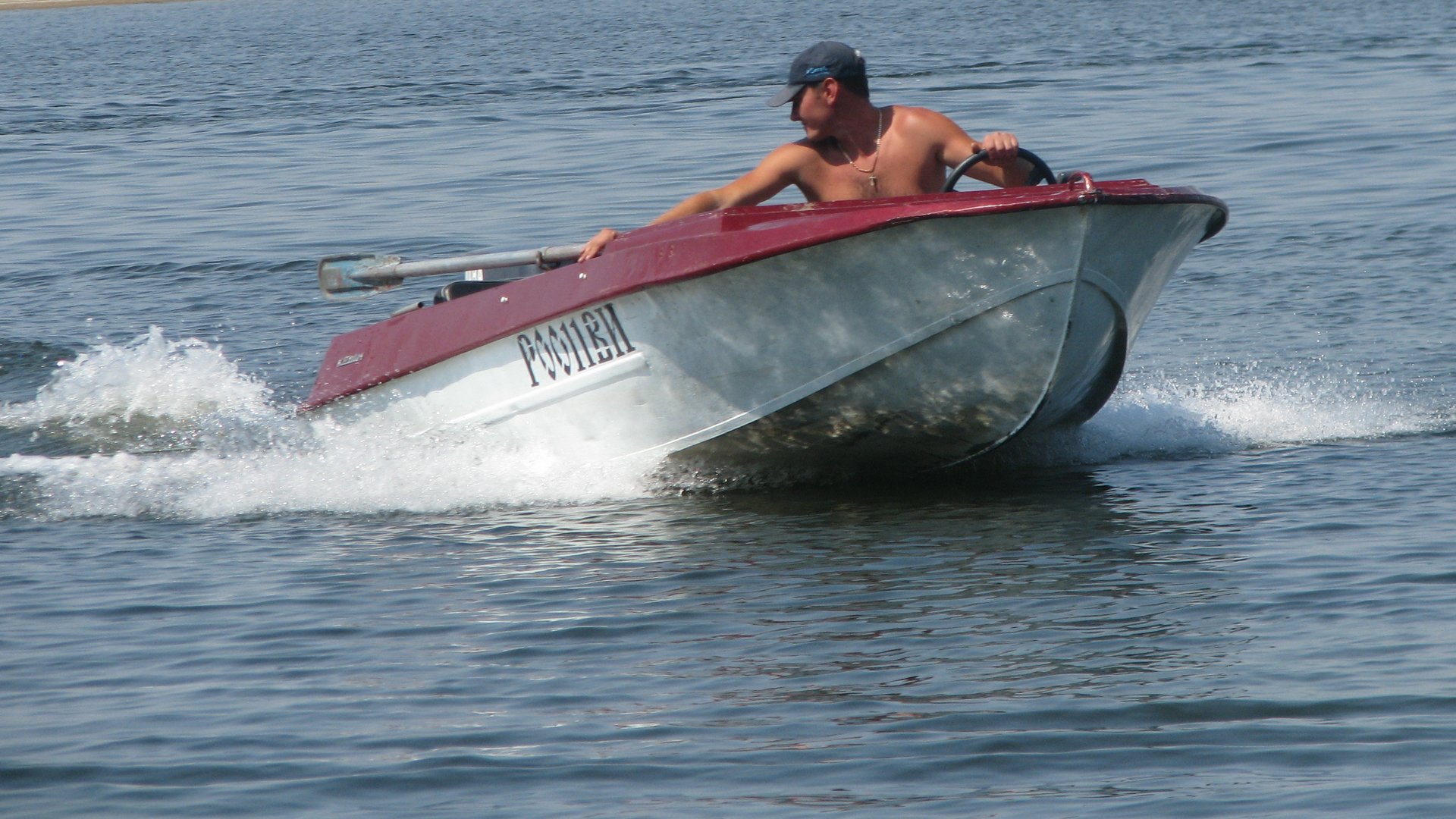 По рекам Волгоградской области запретили движение больших и малых судов