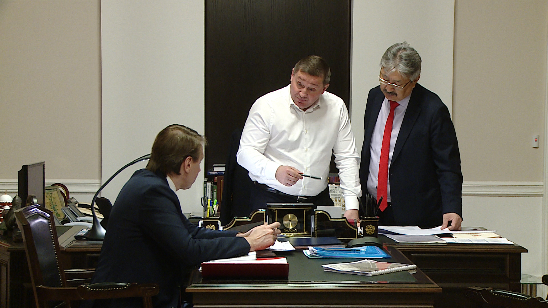 Губернатор Волгоградской области готовится к проведению прямой линии