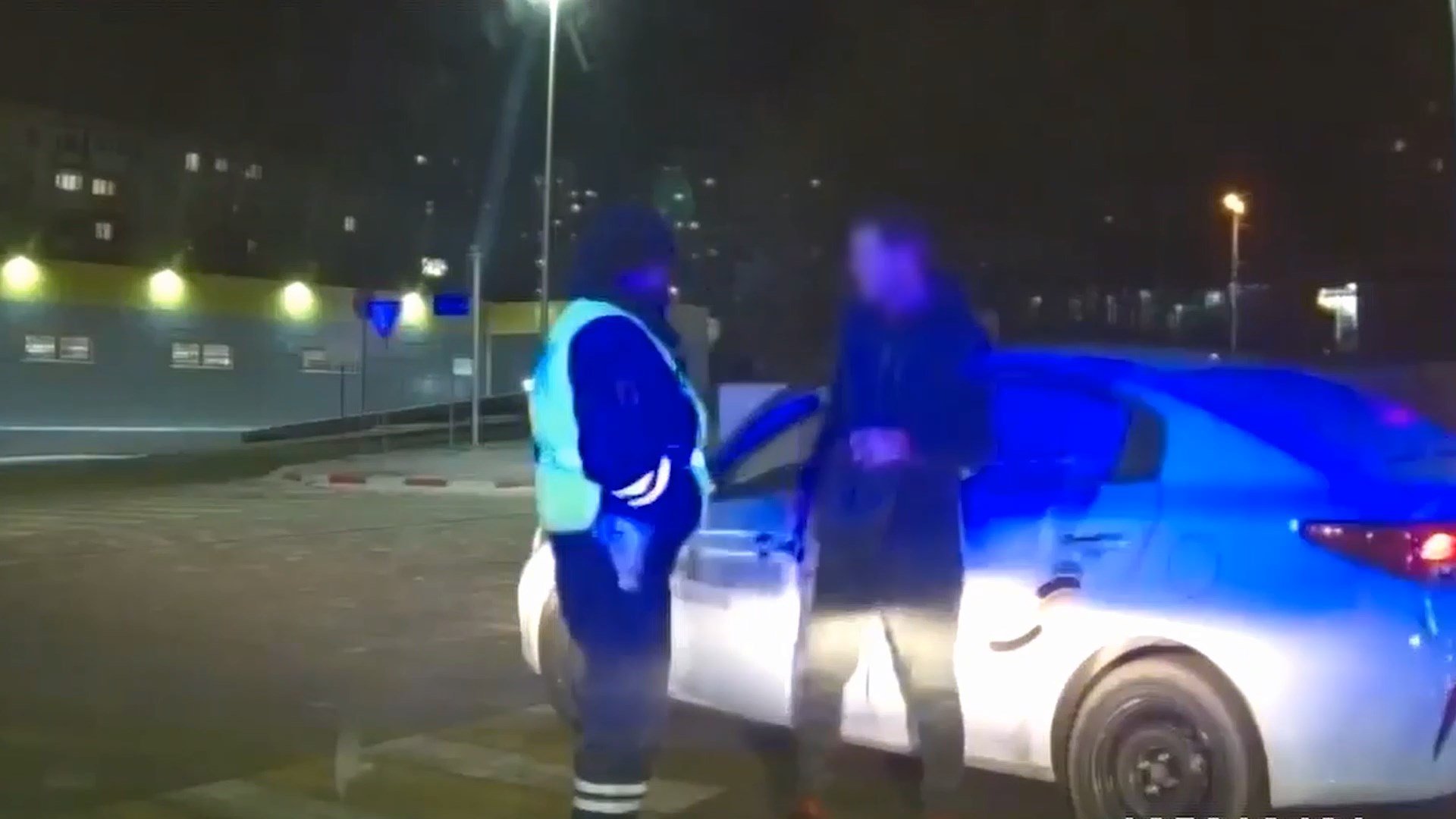 В Волгограде задержали водителя арендованной машины со свертком наркотиков
