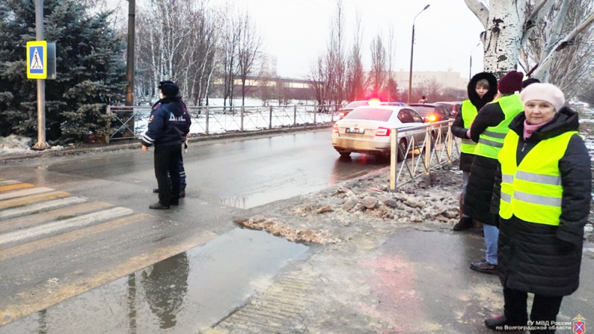 В Волжском прошел рейд по перевозке непристегнутых школьников
