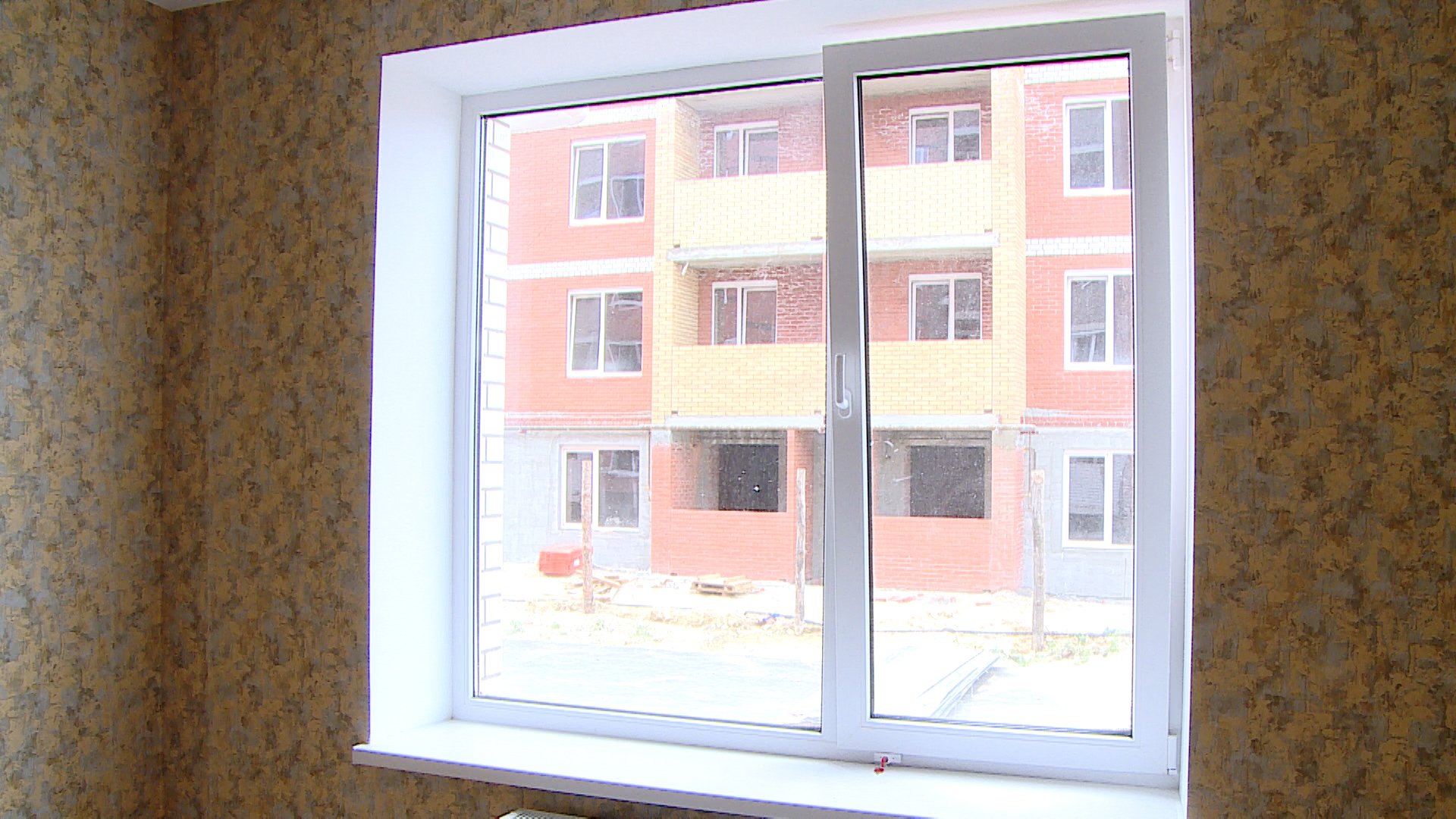 В Волгоградской области продолжается программа по обеспечению жильем федеральных льготников