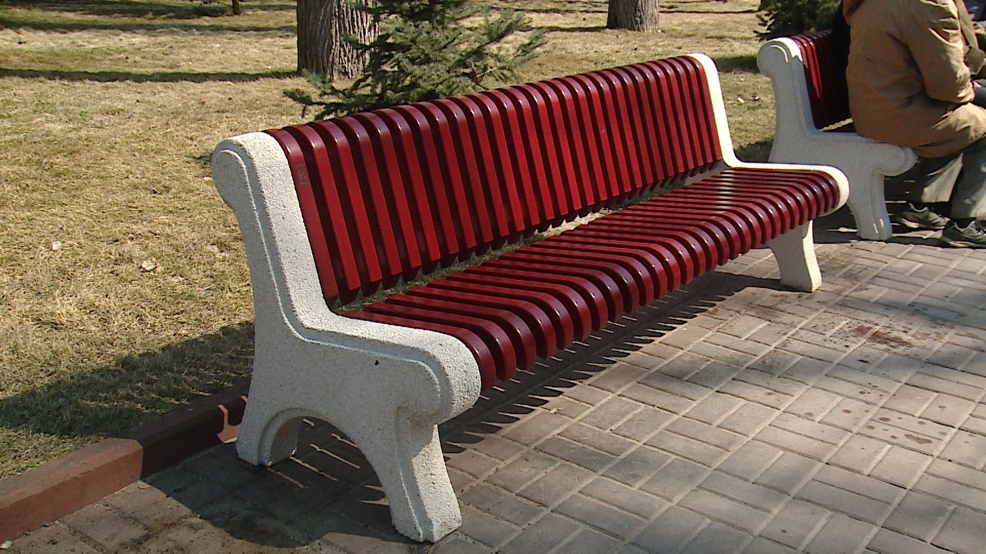 В Волгограде продолжается благоустройство улицы Титова