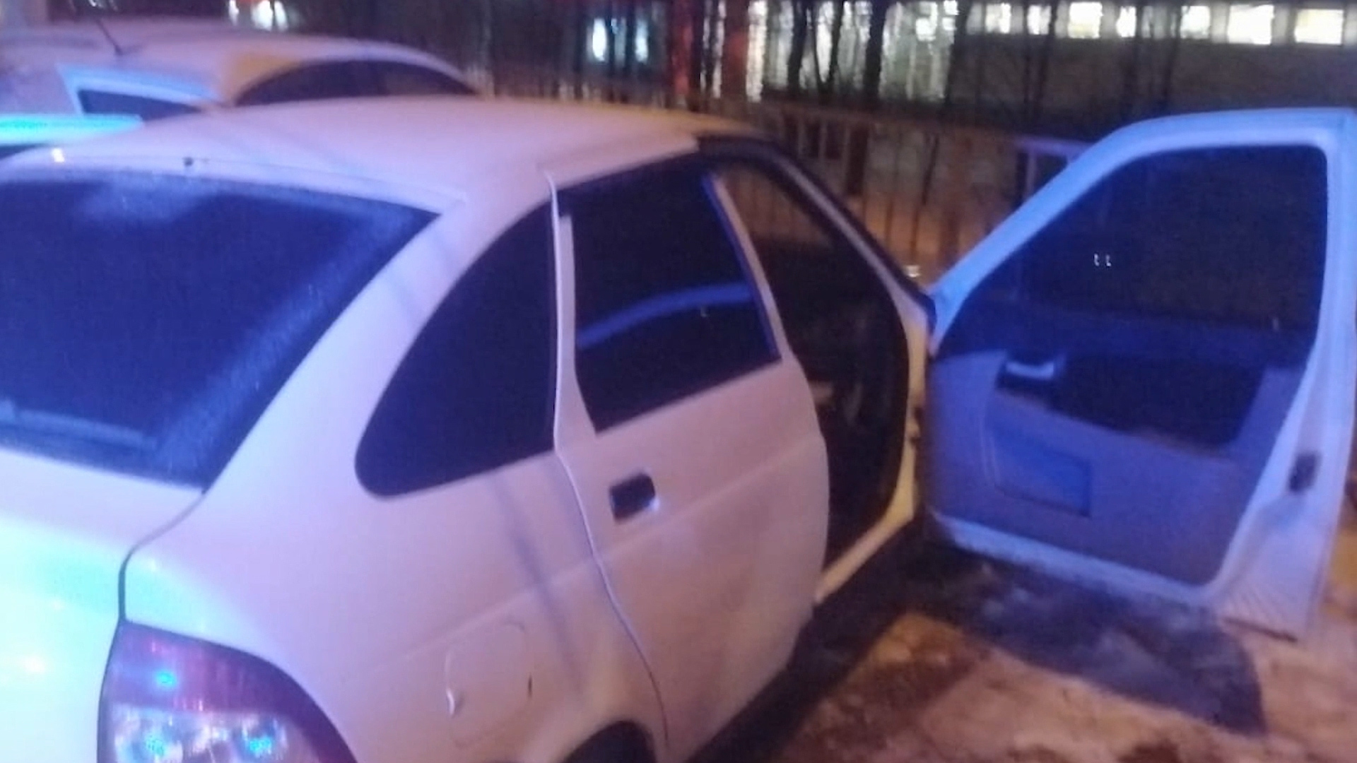 В Краснооктябрьском районе полицейские задержали автовзломщика на месте преступления