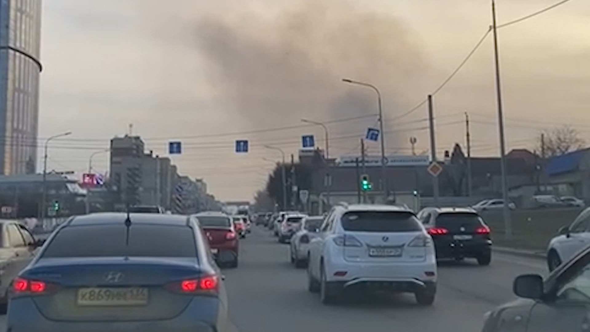 В Дзержинском районе тушили крупный ландшафтный пожар