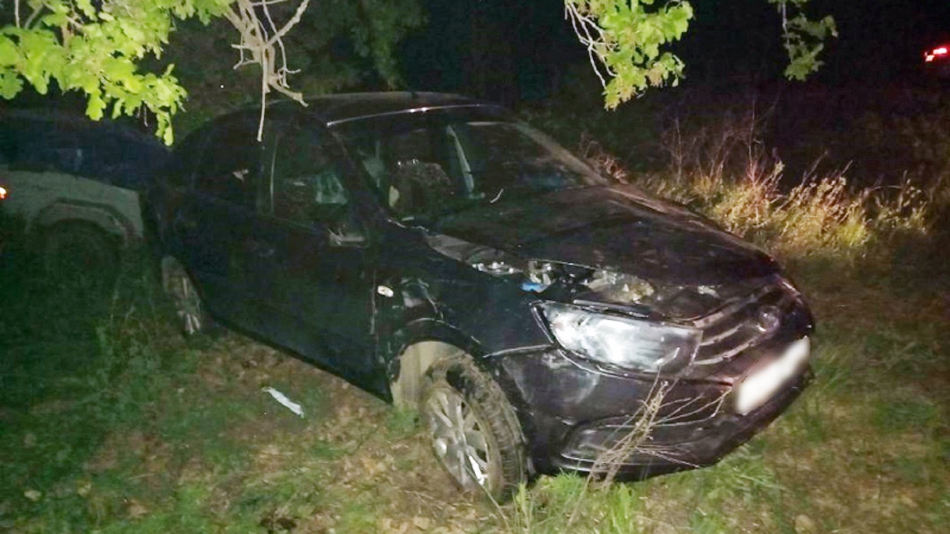 На дороге под Волгоградом обгон по обочине закончился аварией