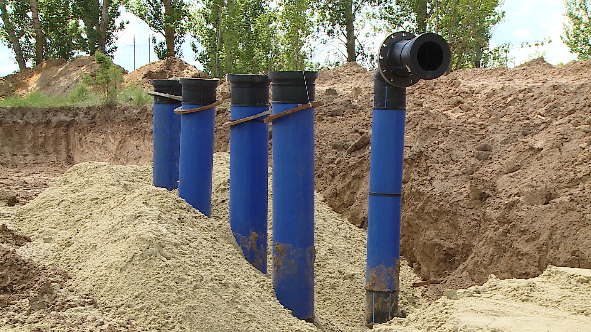 В Камышинском районе строят новый водопровод