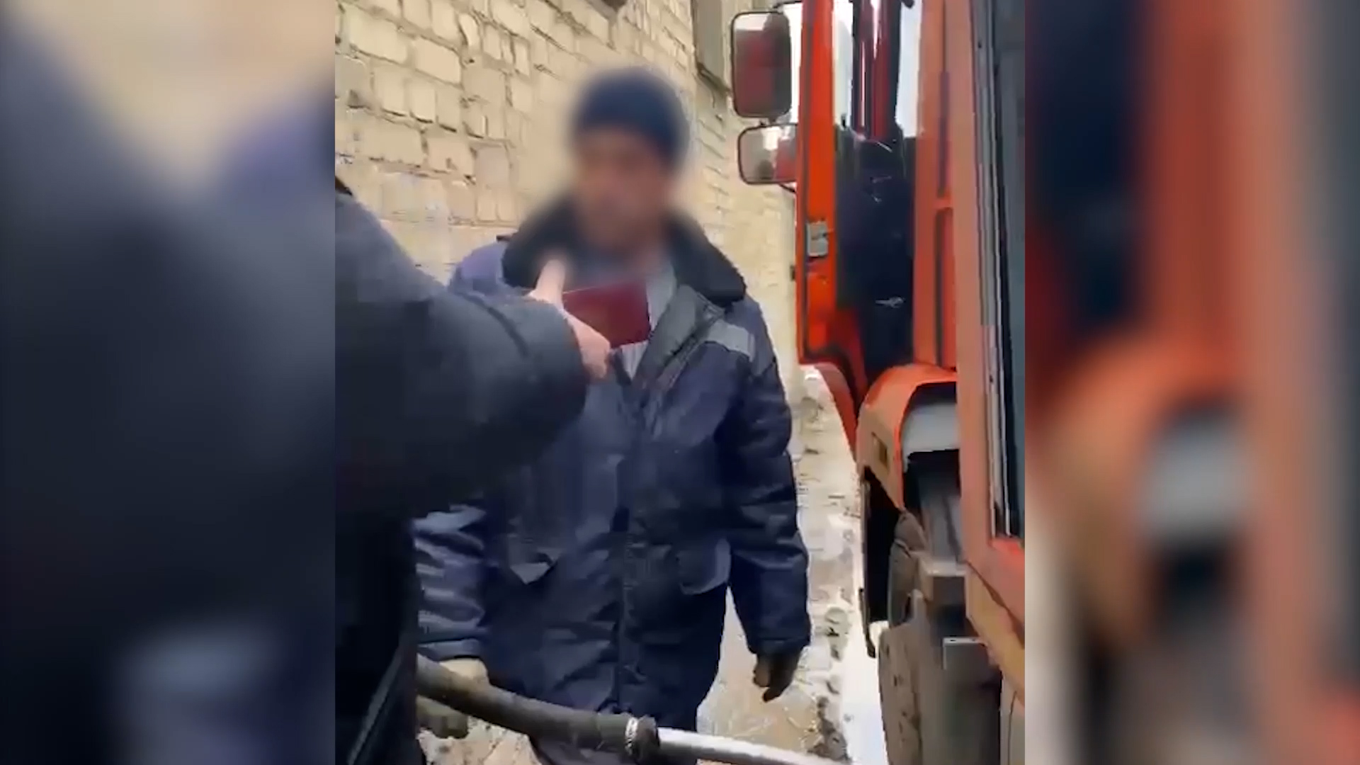 Волгоградский бюджетник слил с рабочей спецтехники топливо на полмиллиона рублей