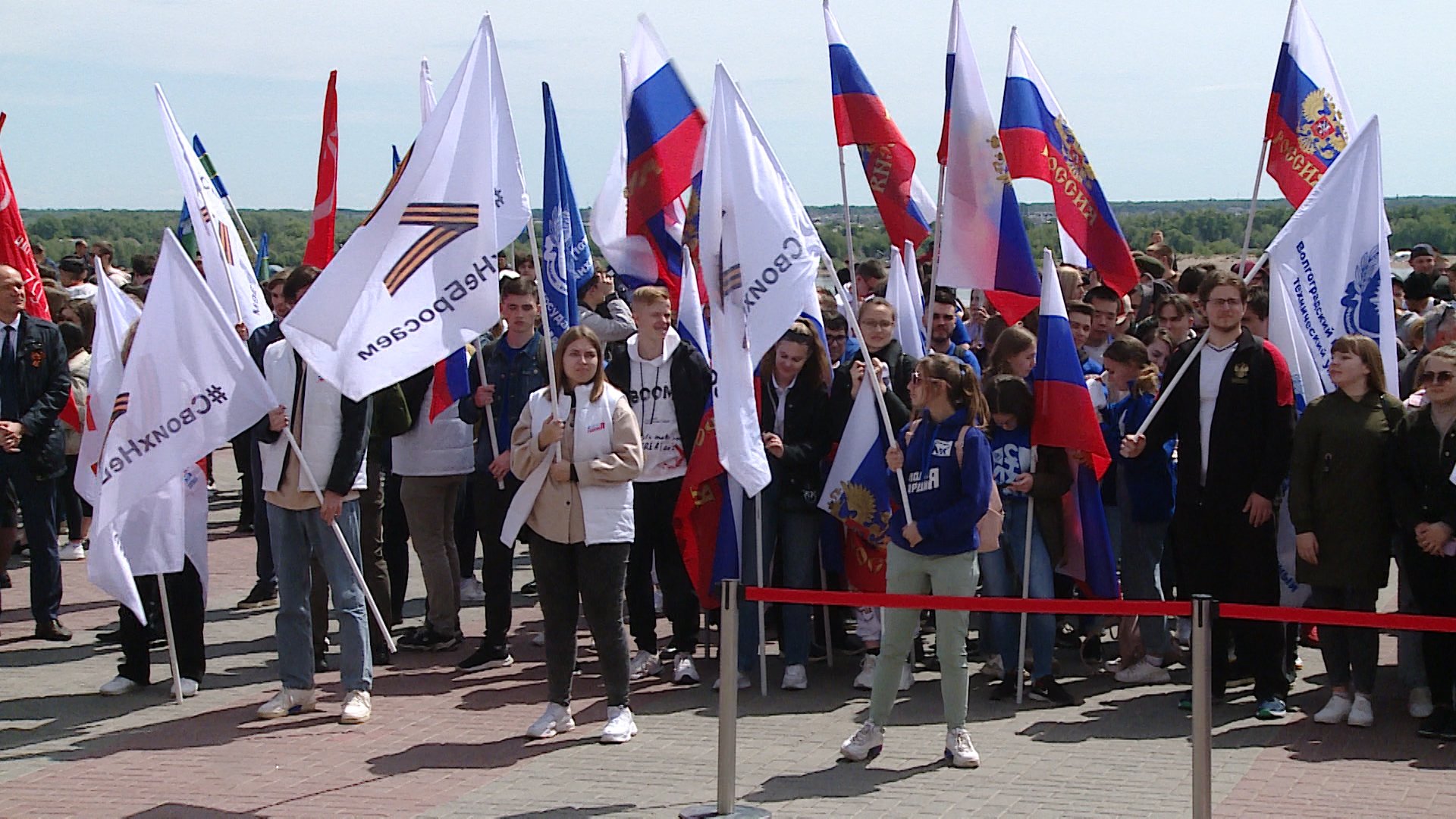 В Волгограде прошел студенческий патриотический митинг