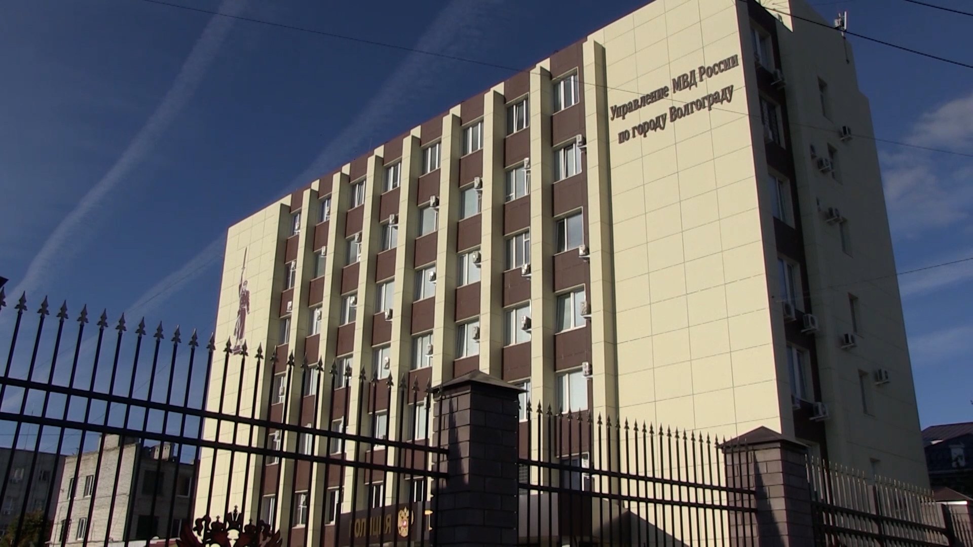 Родственница украла у волгоградца деньги, документы и автомобиль