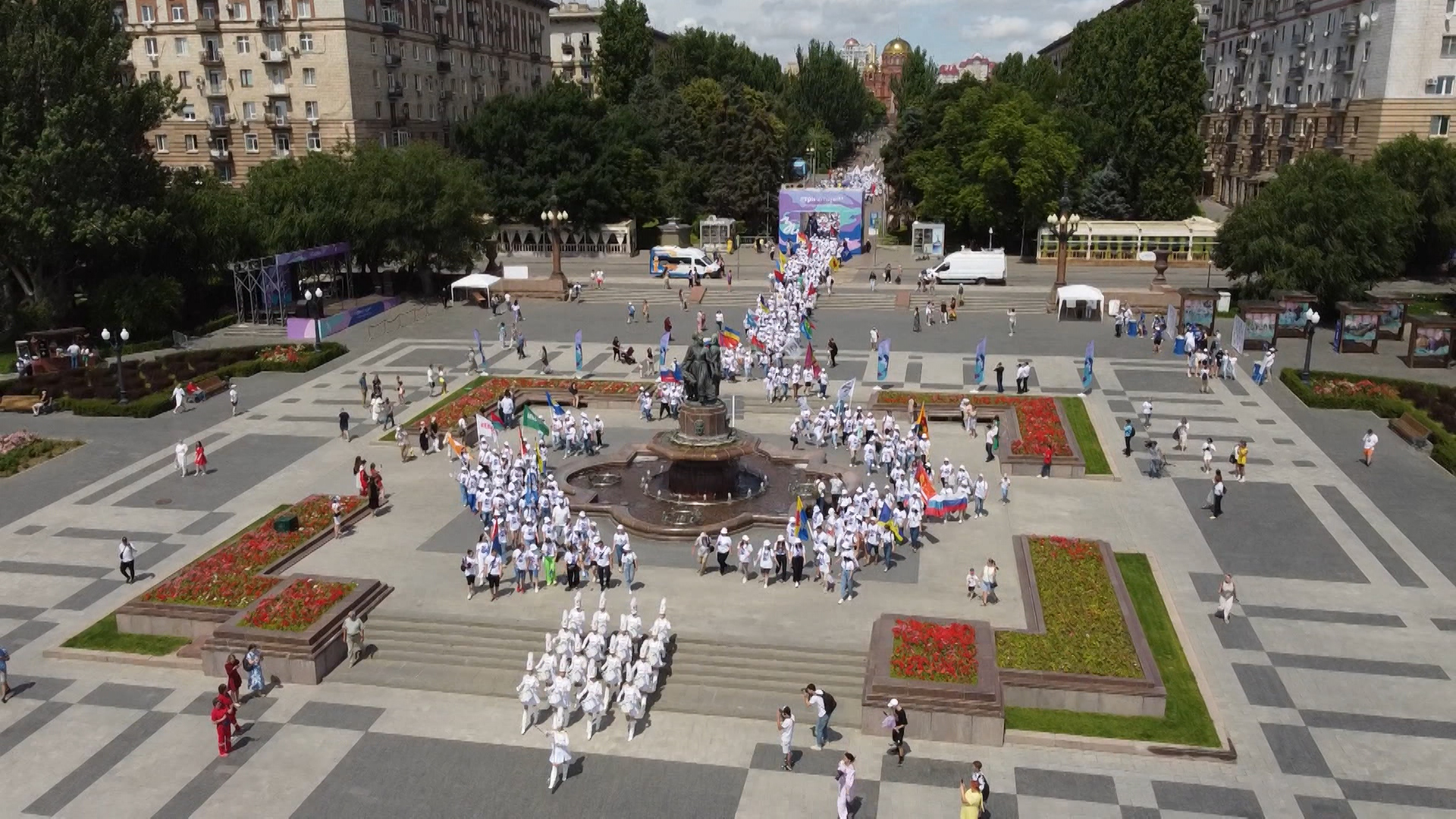 На Центральной набережной Волгограда стартовал молодежный фестиваль #ТриЧетыре