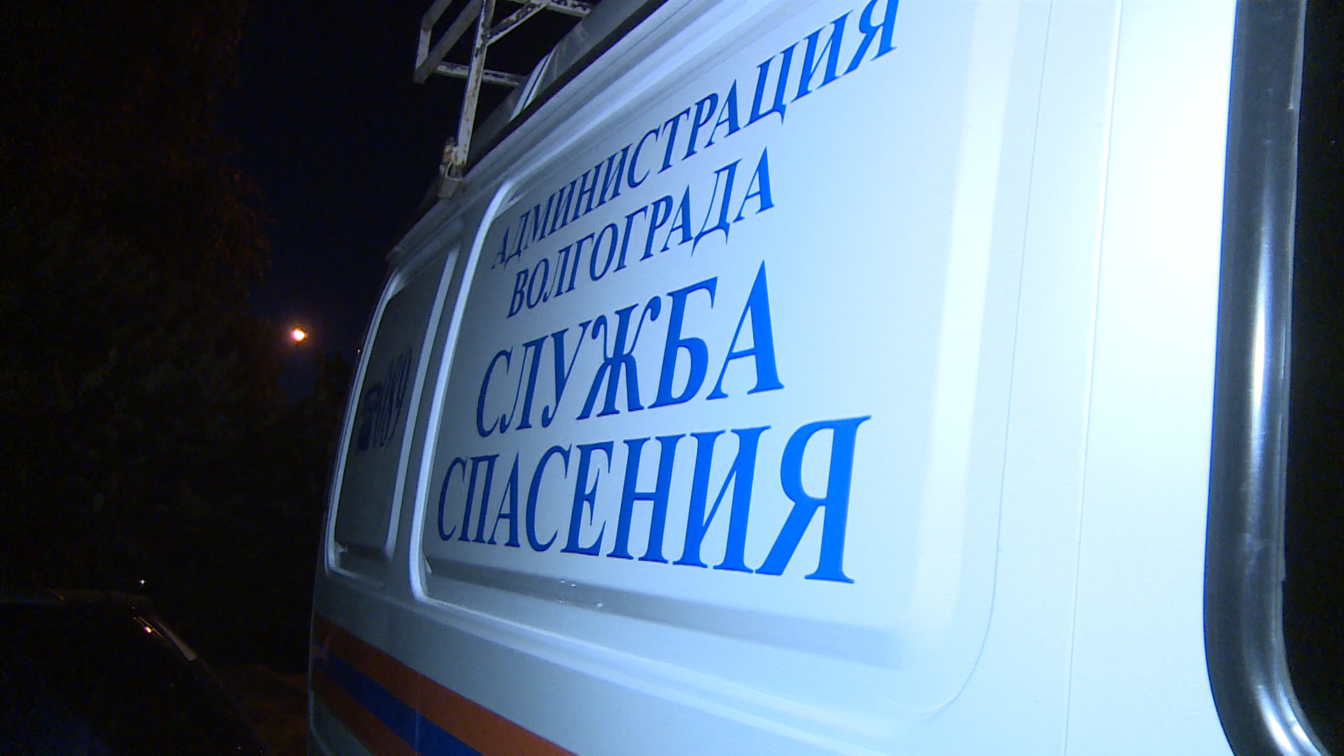 «Задушила детей и сбросила»: очевидцы трагедии в Волгограде рассказали о гибели матери и дочерей