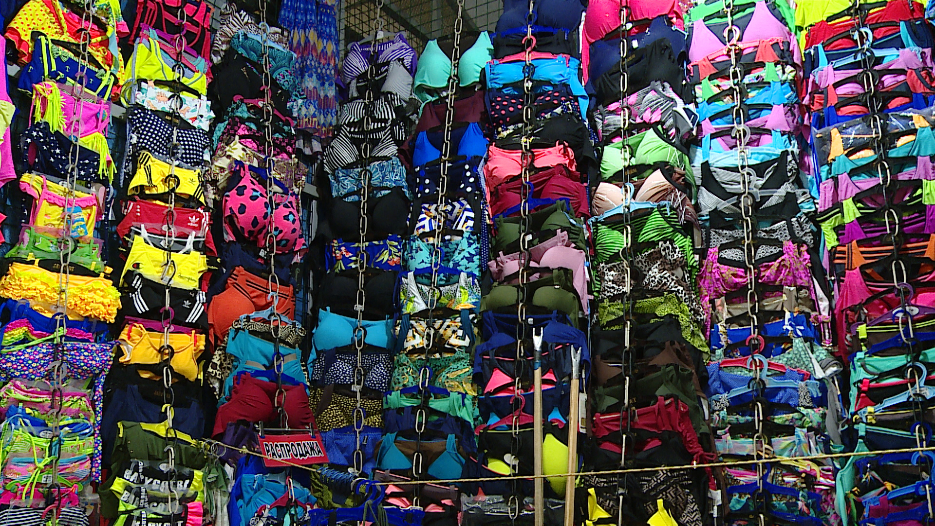 Волгоградки выбирают модные пляжные образы