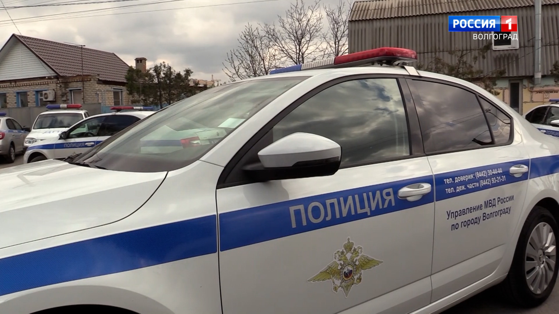 Мужчина с ножом повредил шесть автомобилей в Волгограде