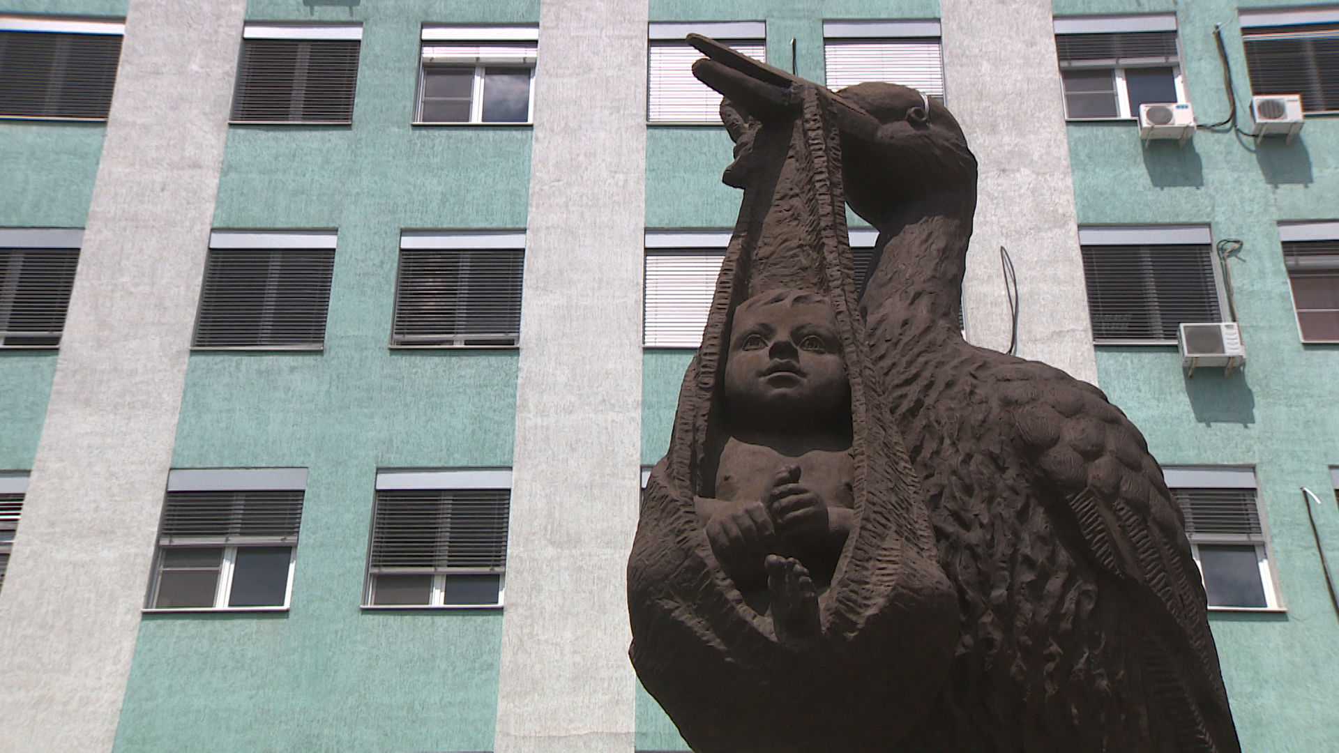 В Волгоградской области можно удаленно получить свидетельство о рождении малыша