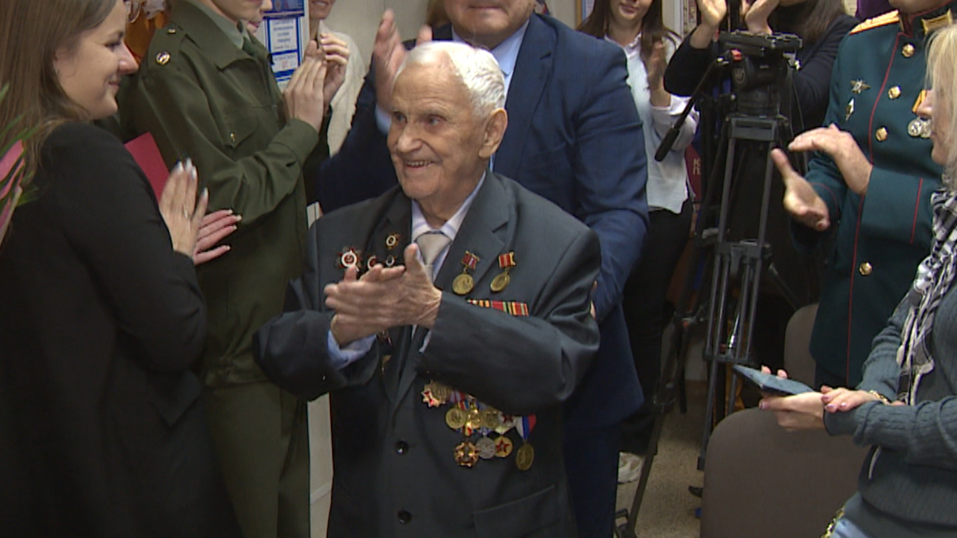 «Победа будет за нами»: в 100-летний юбилей волгоградский ветеран не скрывает оптимизма