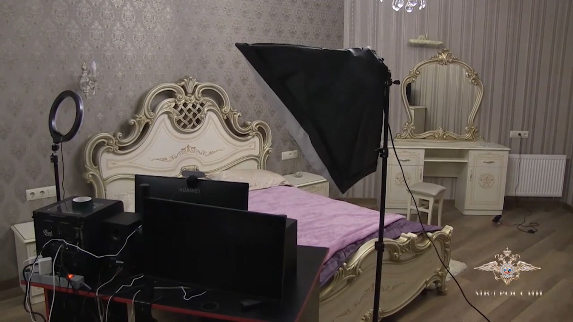 Снимали в восьми квартирах: в Волгограде задержали изготовителей порнографии