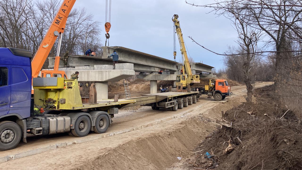Новый мост возводят в Волгоградской области