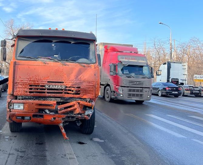 Возбуждено уголовное дело по факту ДТП с тремя погибшими в Волгограде