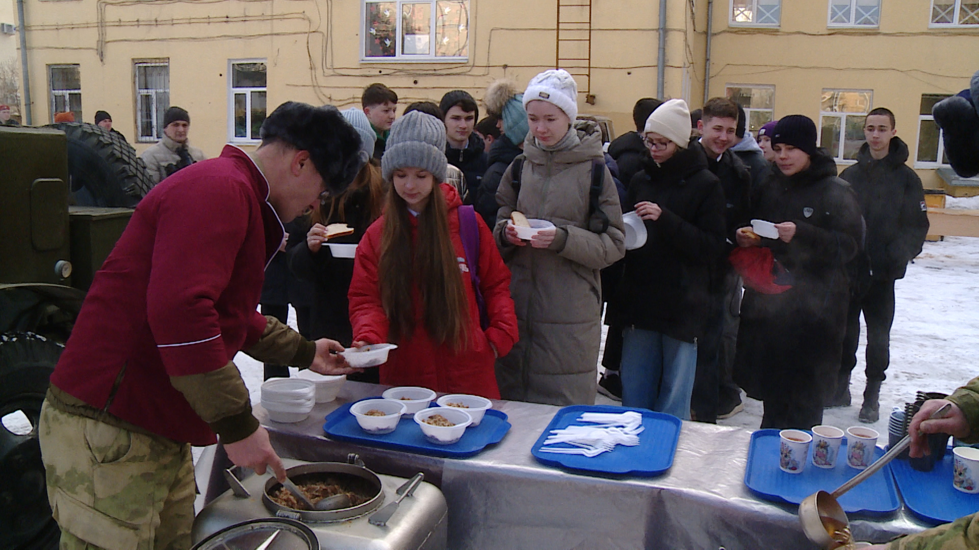 В Волгограде в 20-й раз прошла патриотическая акция «Солдатская каша»