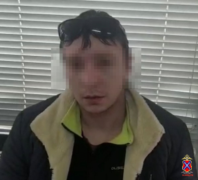 Волгоградские полицейские обнаружили спрятанные в машине наркотики