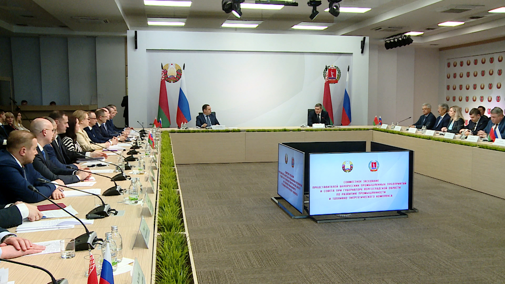 «Честные и взаимовыгодные отношения»: главное по итогам приезда Романа Головченко в Волгоград