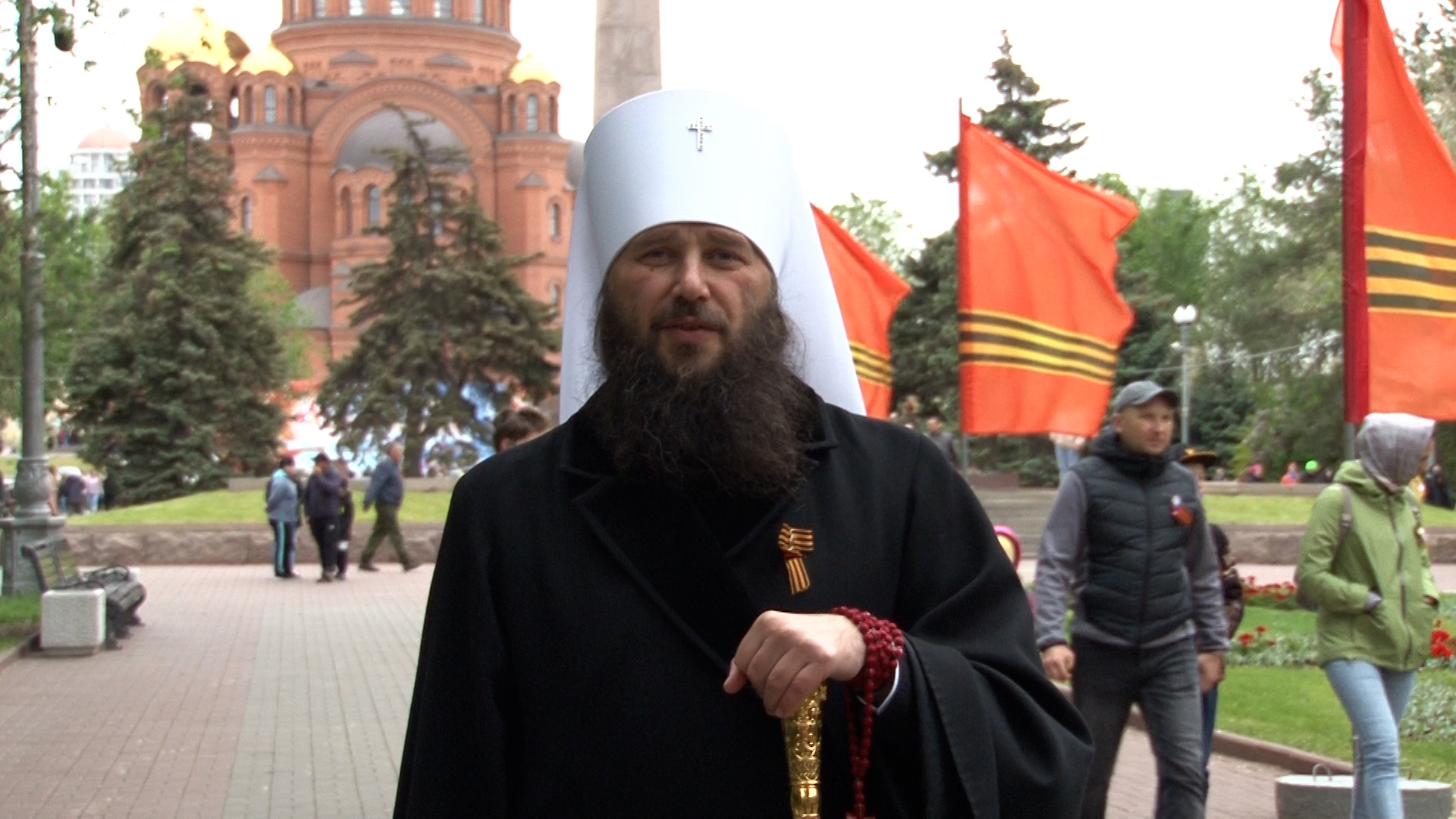 Митрополит Волгоградский и Камышинский Феодор поздравил жителей и гостей города-героя с Днем Победы