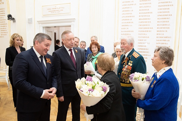 В Волгограде Андрей Бочаров и Александр Беглов встретились с жителями блокадного Ленинграда