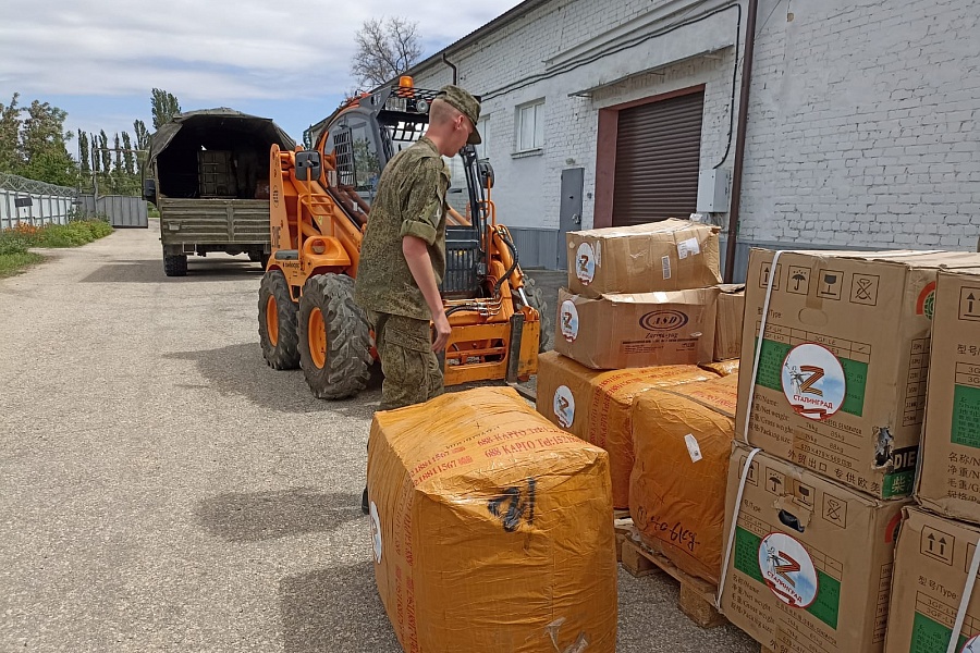В зону СВО из Волгоградской области отправлена партия военного оборудования и снаряжения