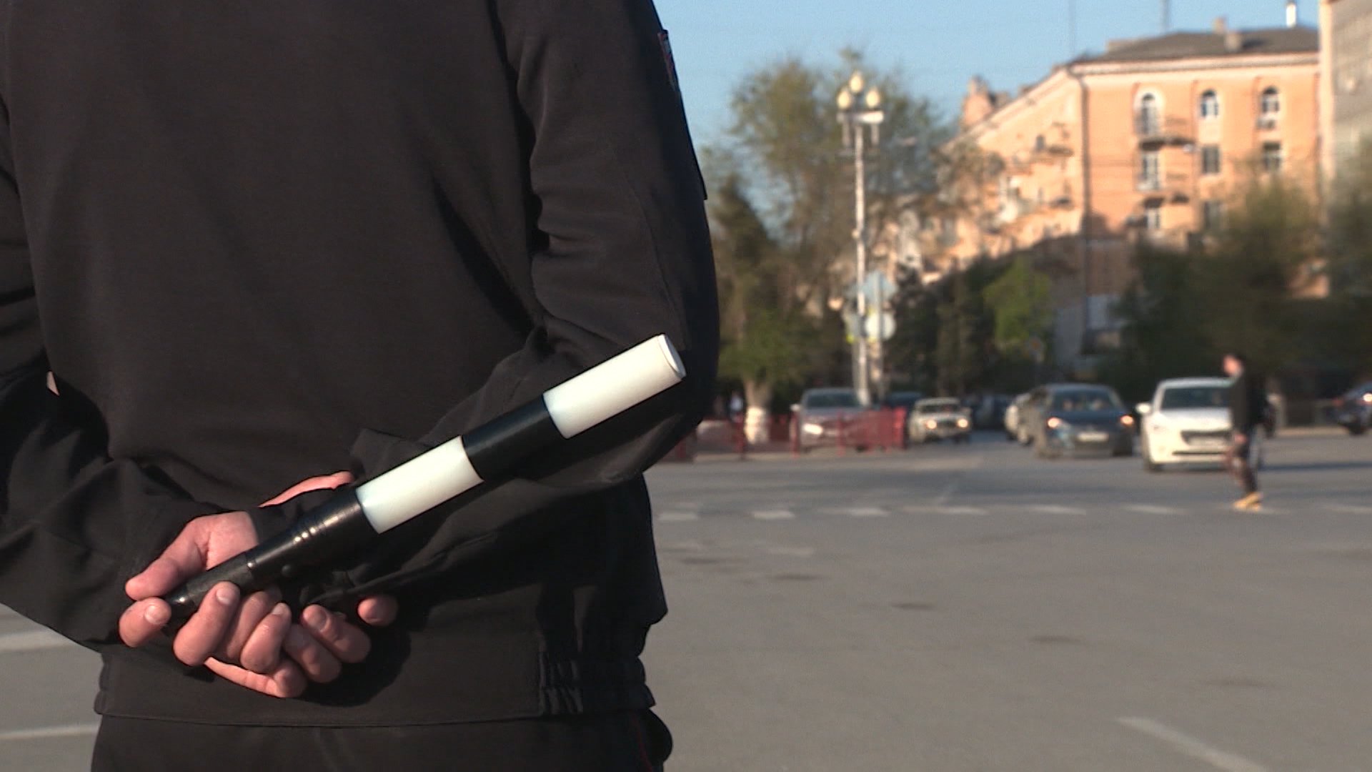Пенсионерка переходила дорогу в запрещенном месте и пострадала в ДТП в Волгограде