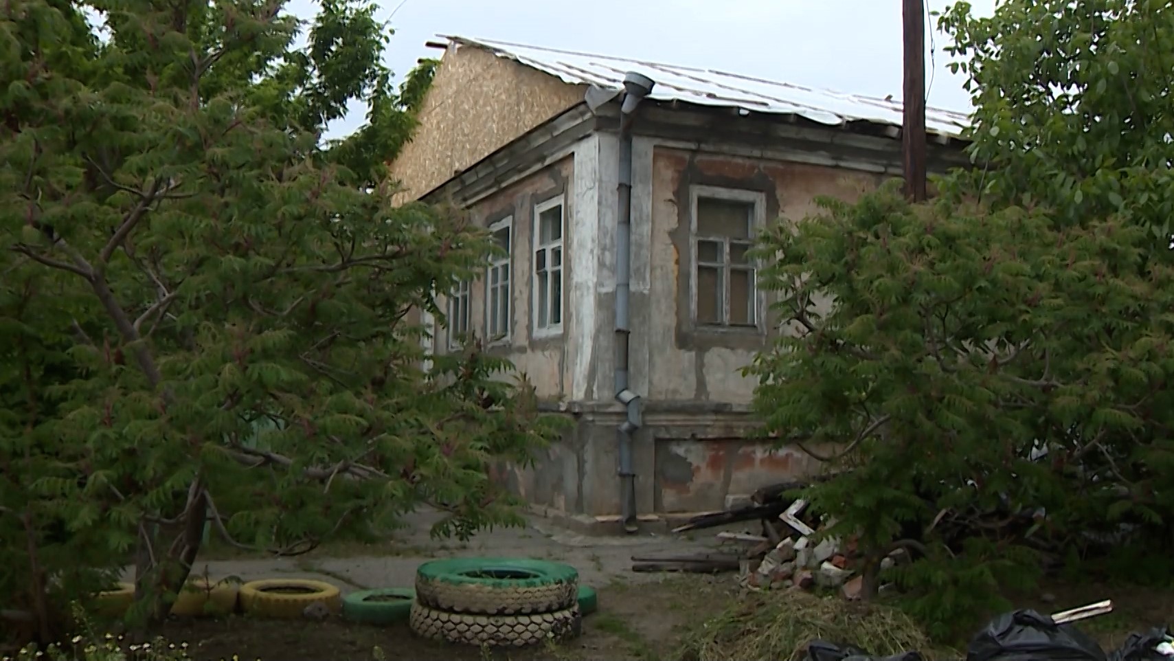 Несобственница сгоревшего дома в Волгограде добилась компенсации с участием прокуратуры