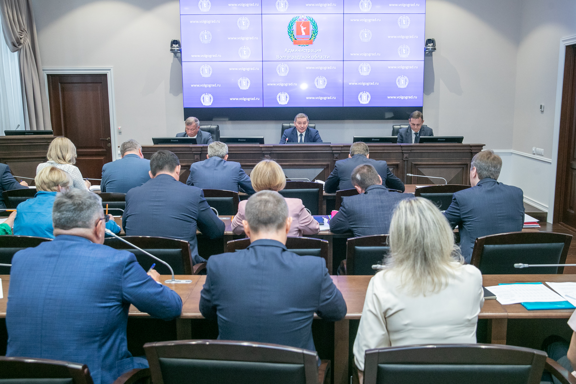Андрей Бочаров напомнил заместителям и подчиненным о персональной ответственности за развитие области