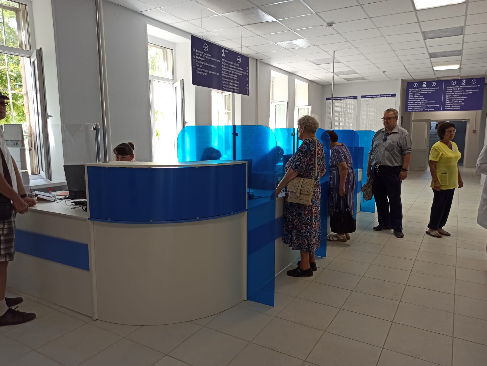 После капремонта в Волжском возобновила работу еще одна поликлиника