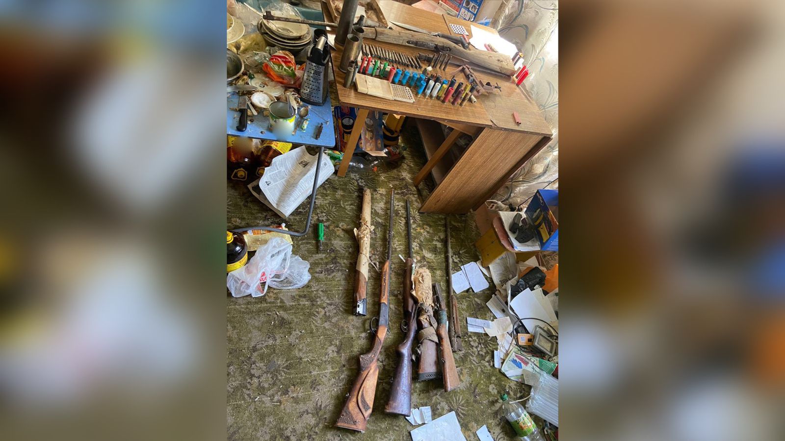 В Волгоградской области сотрудники ФСБ обнаружили склад оружия у пенсионера