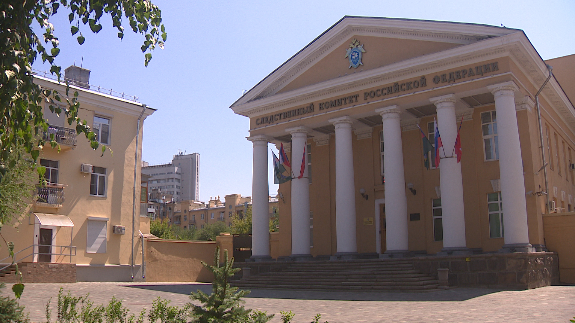 Рабочего насмерть засыпало землей в Волгоградской области