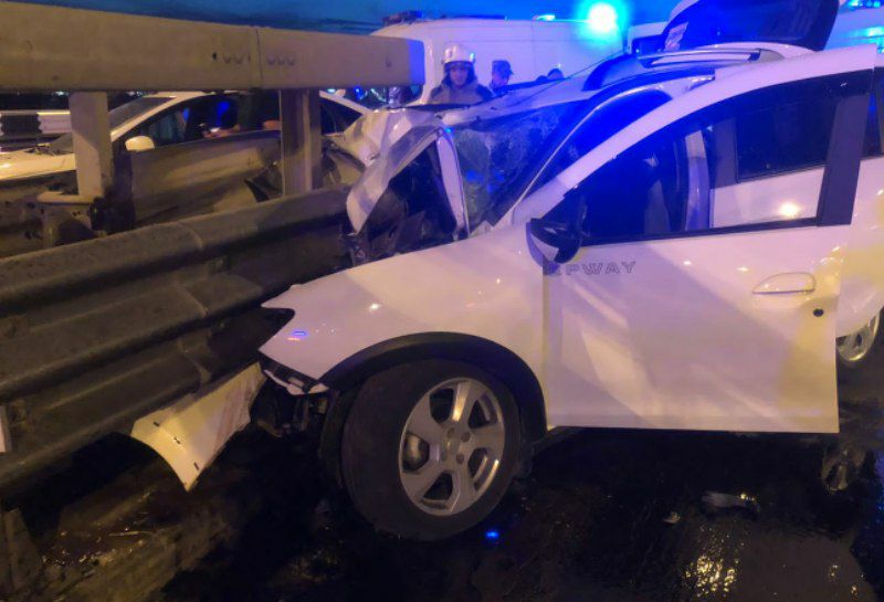 Двое детей разбились в ДТП на мосту через Волгу: кадры аварии