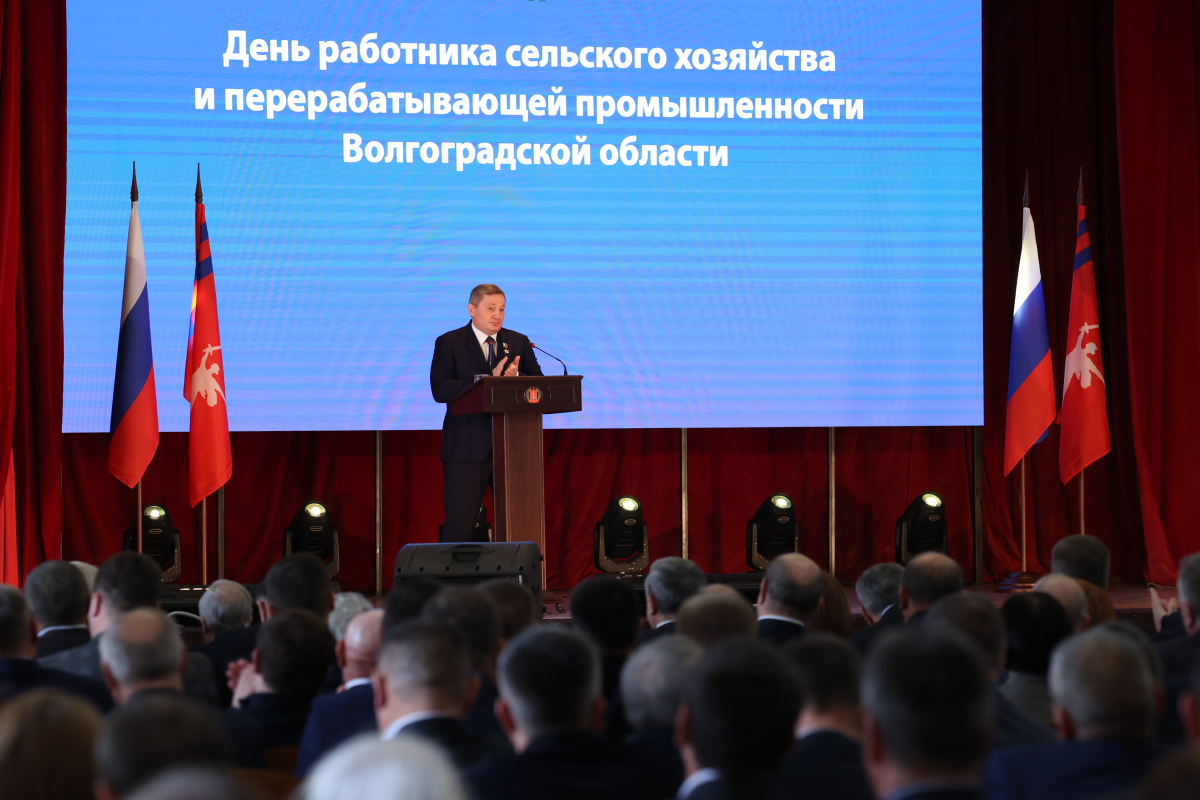 Работникам АПК Волгоградской области вручили госнаграды