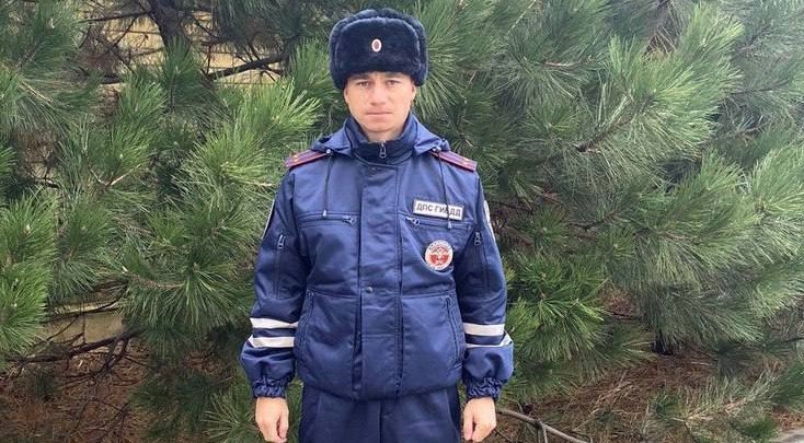 Волгоградский инспектор ГАИ помог ростовчанину починить автомобиль