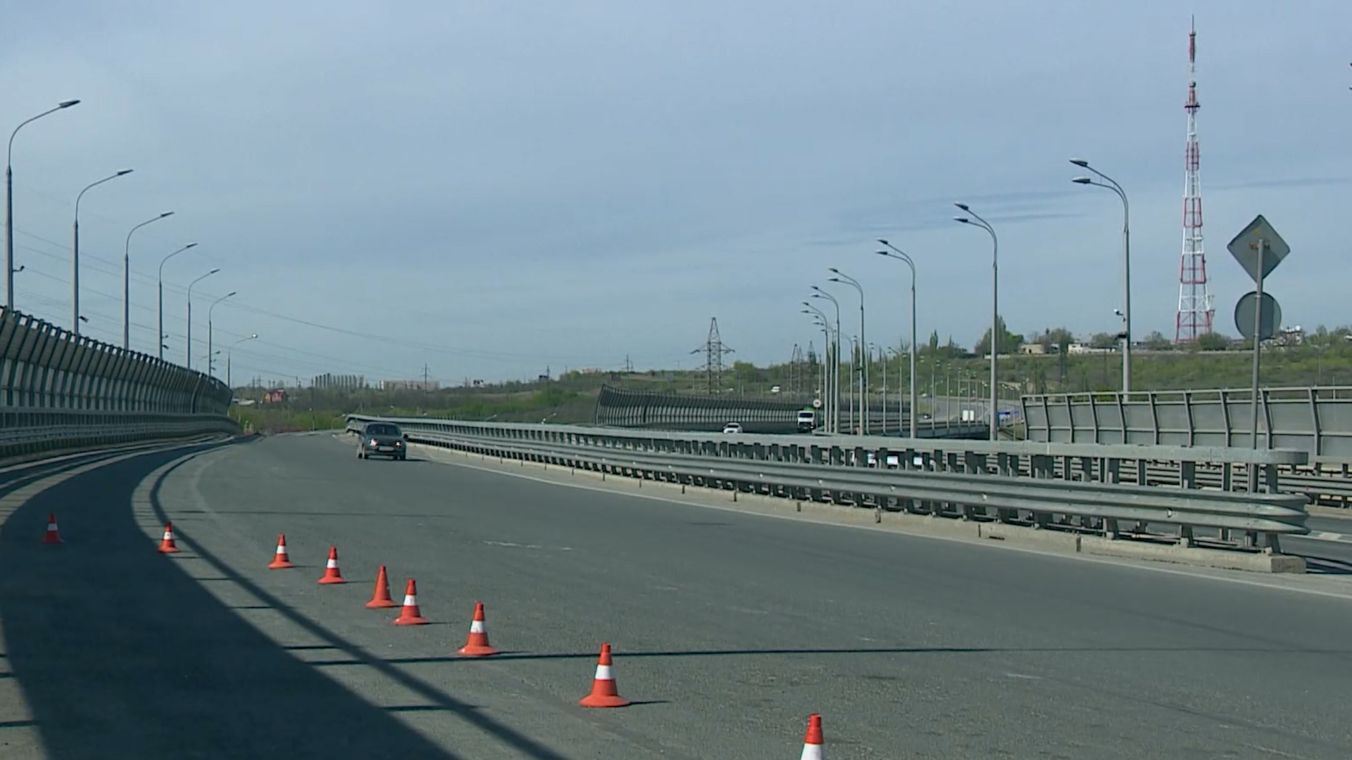 Скоростной режим для автомобилистов изменится на мосту через Волгу