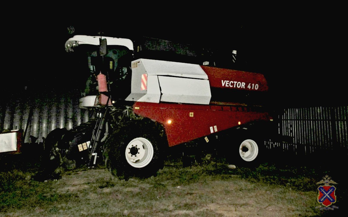 В Волгоградской области рабочий пытался поджечь комбайн своего свата