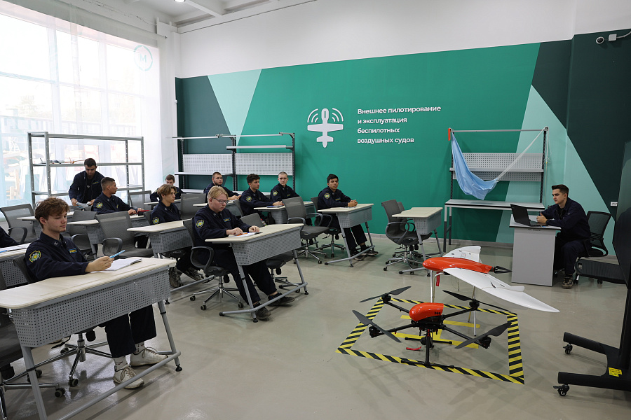Волгоградскую молодежь научат управлять БПЛА за 67 миллионов рублей