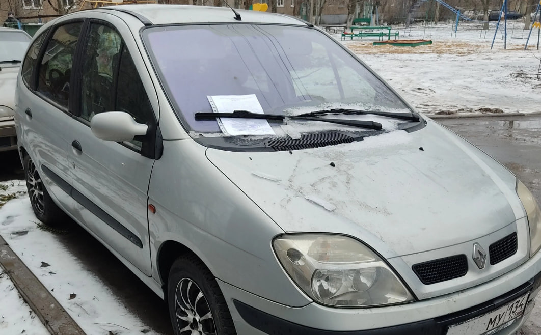 В Волжском борются с бесхозными автомобилями во дворах