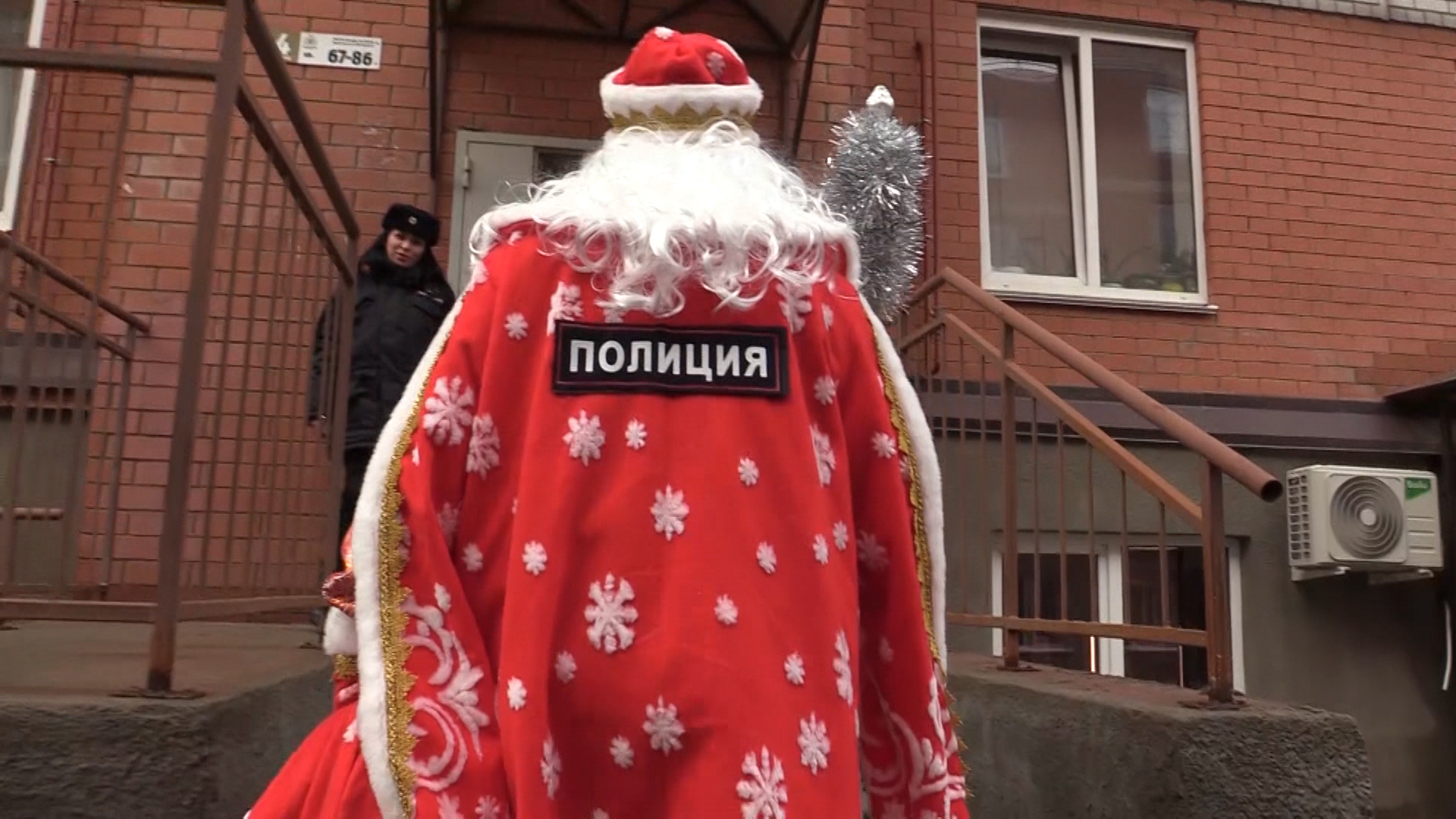 Волгоградская область поддержала Всероссийскую акцию МВД «Полицейский Дед Мороз»