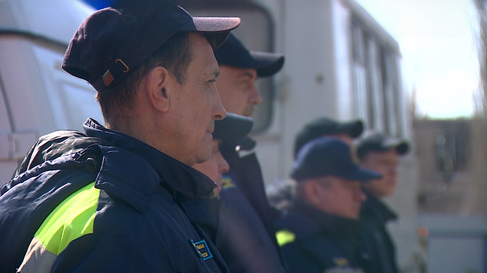 Волгоградских спасателей поздравляют с профессиональным праздником