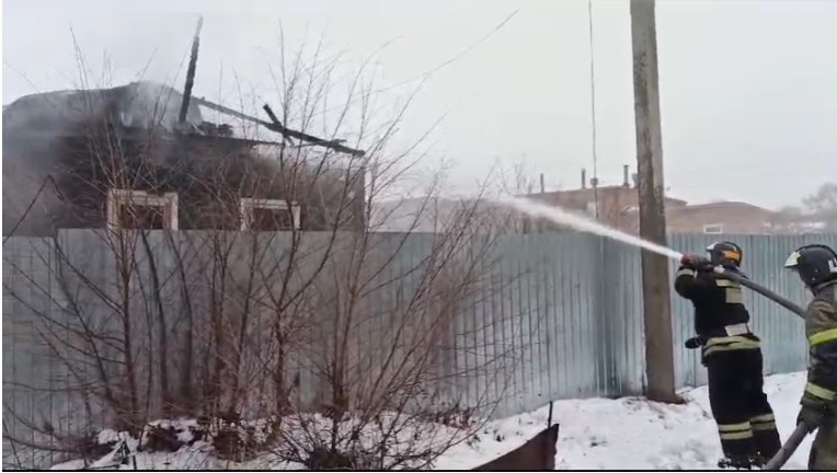 В Волгограде двое пострадали в пожаре в частном доме