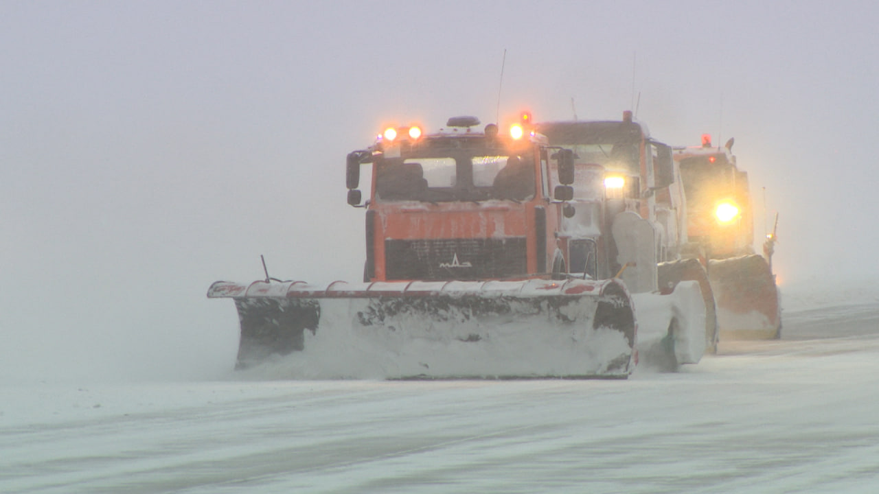 Спецтехника нанесла на дороги Волгограда около 1050 тонн реагентов