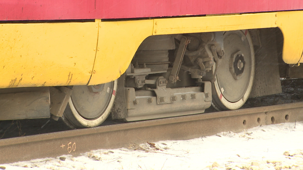 Авария на подстанции в Дзержинском районе оставила волгоградцев без трамваев