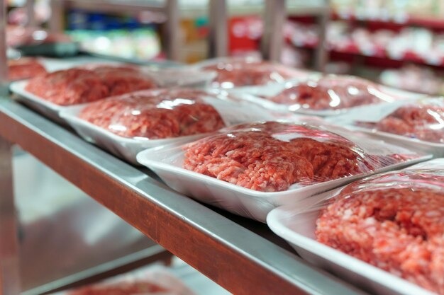 В Волгограде вновь нашли фарш индейки из куриной кожи и филе