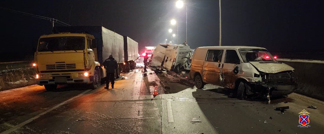 Водитель иномарки погиб в ДТП под Волгоградом