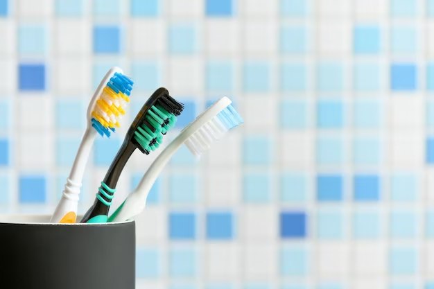 Волгоградские специалисты рассказали, как выбрать правильную зубную щетку