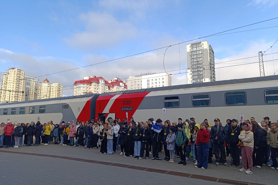 Первый в 2024 году туристический поезд прибыл в Волгоград